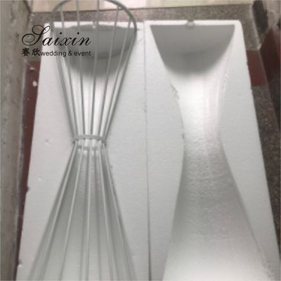 Outdoor Wedding Flower Stand Metal Floral Arrangement Stand White Geometric Trumpet